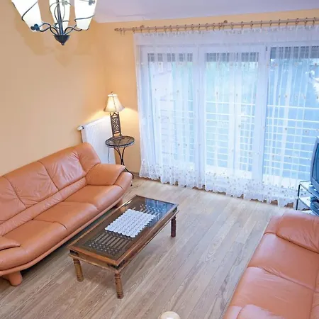 Apartament Large 2 Bedrooms Plus Living