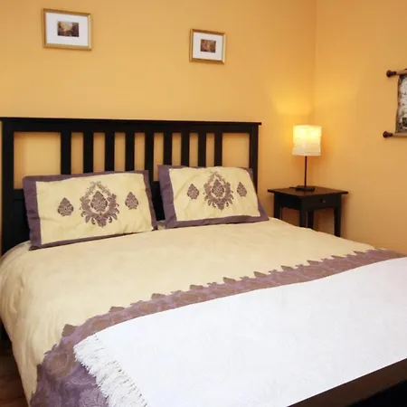 Apartament Large 2 Bedrooms Plus Living