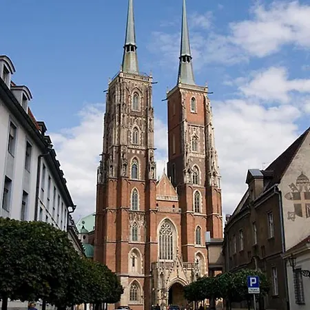 Large 2 Bedrooms Plus Living * Wrocław