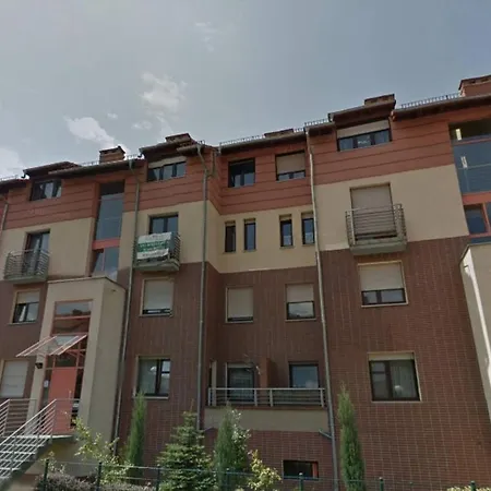 Large 2 Bedrooms Plus Living Apartament